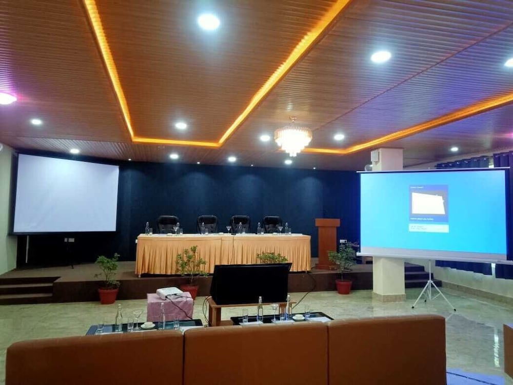 Treenz Hotel