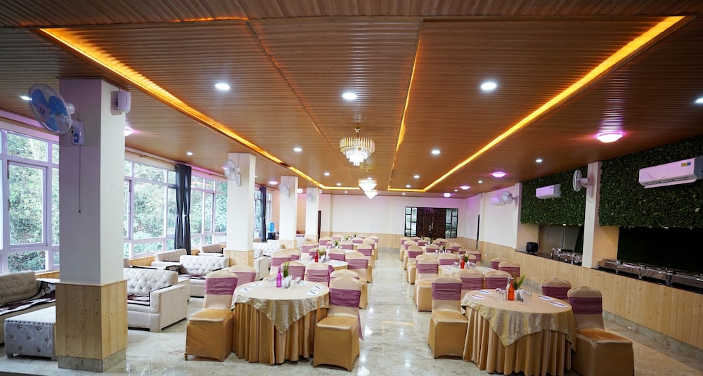 Treenz Hotel