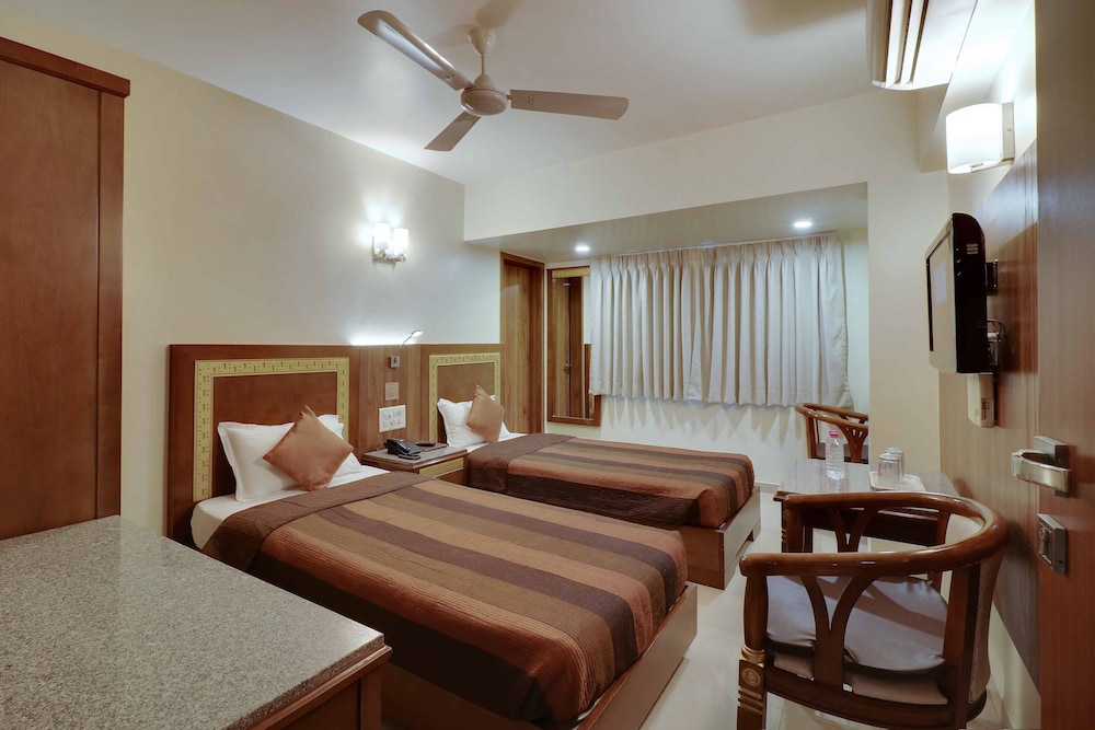 Hotel Centra, Ahmedabad