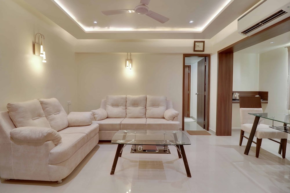 Hotel Centra, Ahmedabad