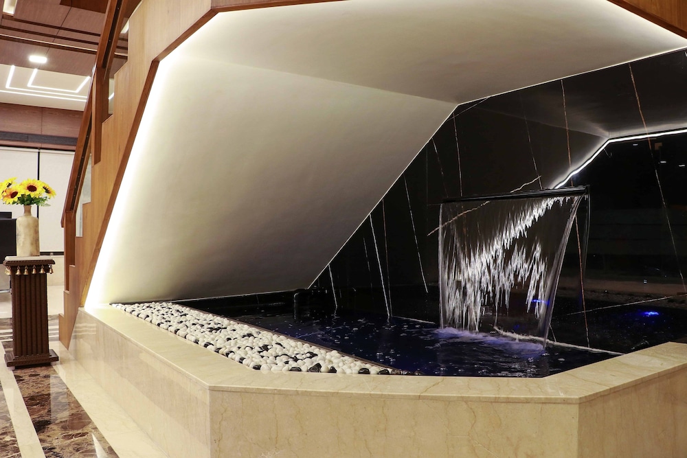 Hotel Centra, Ahmedabad