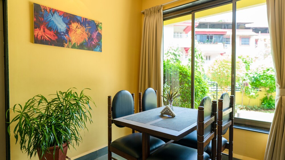 Hotel Gopika International