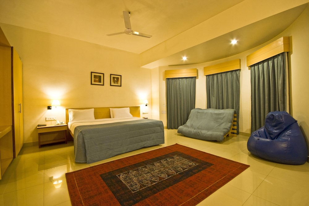 Hotel Phoenix Koregaon Park