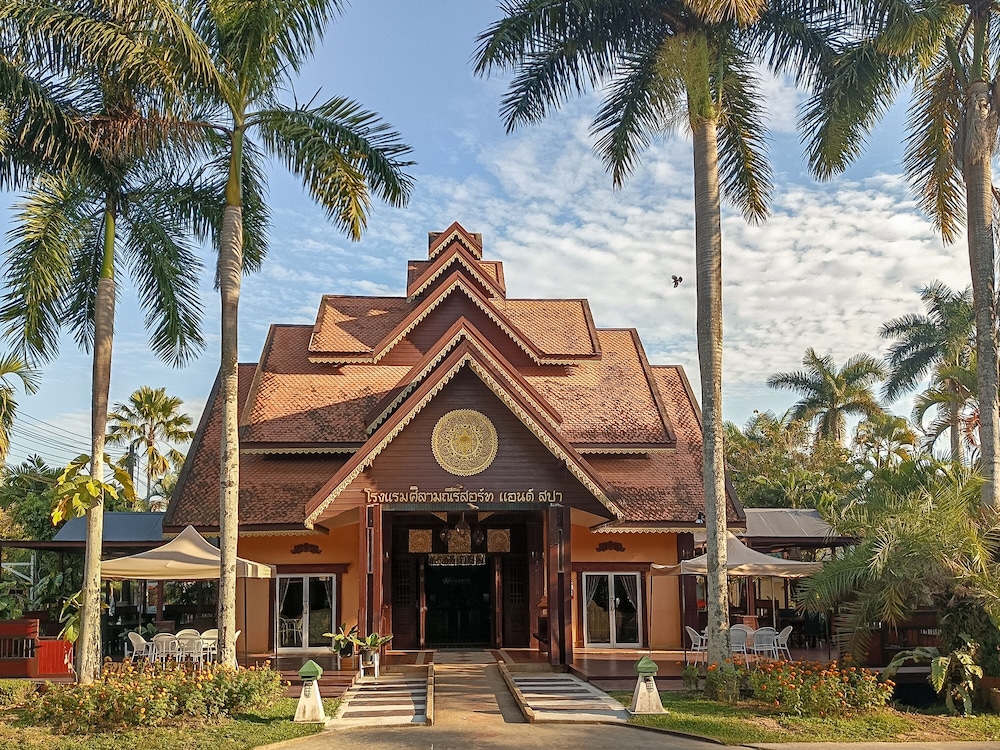 Silamanee Resort And Spa