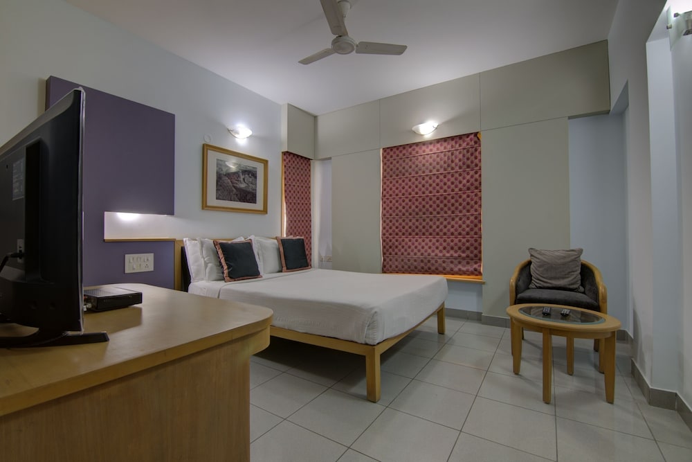 Tristar Service Apartment