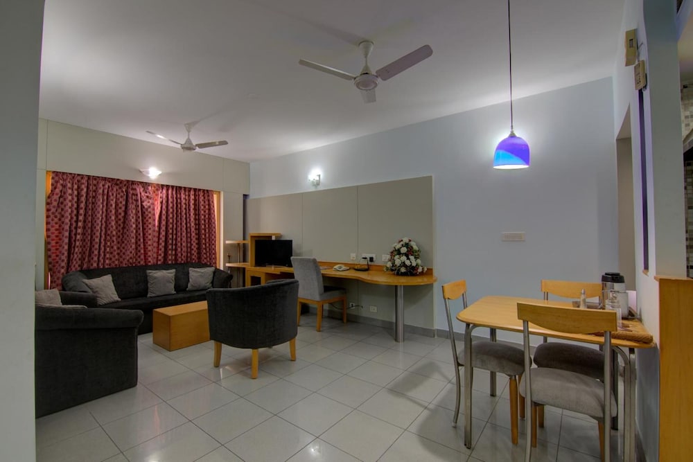 Tristar Service Apartment