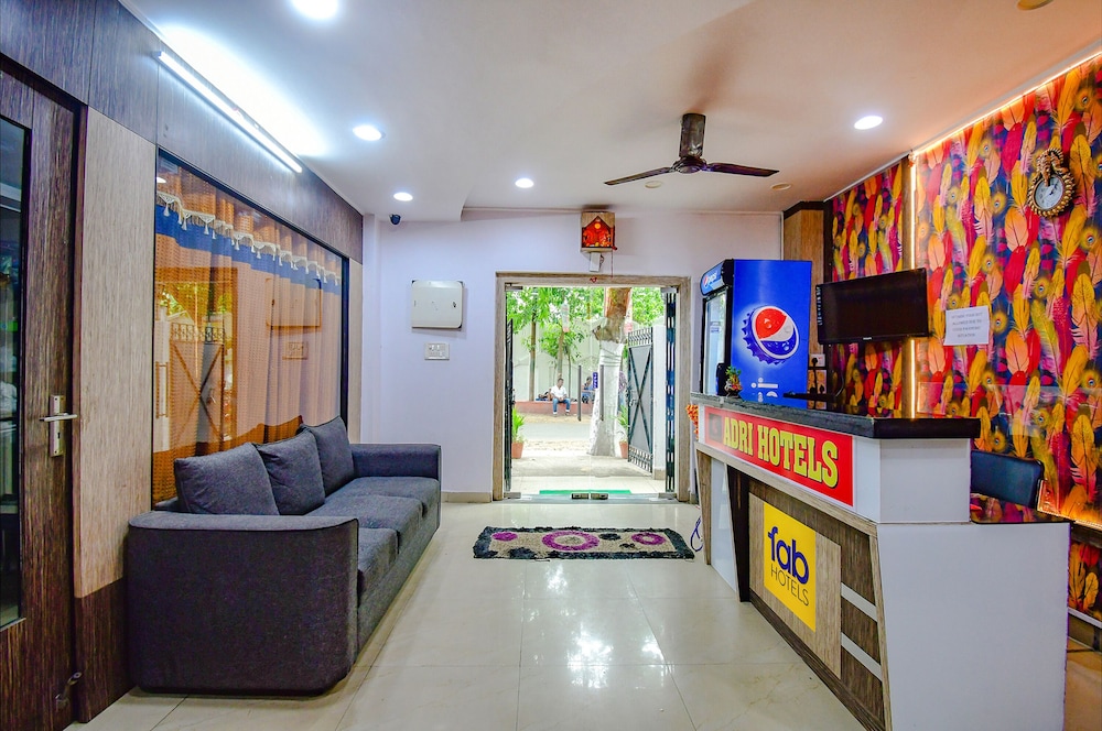 Super OYO Flagship Adri Hotels 2 Near Dum Dum Metro Station