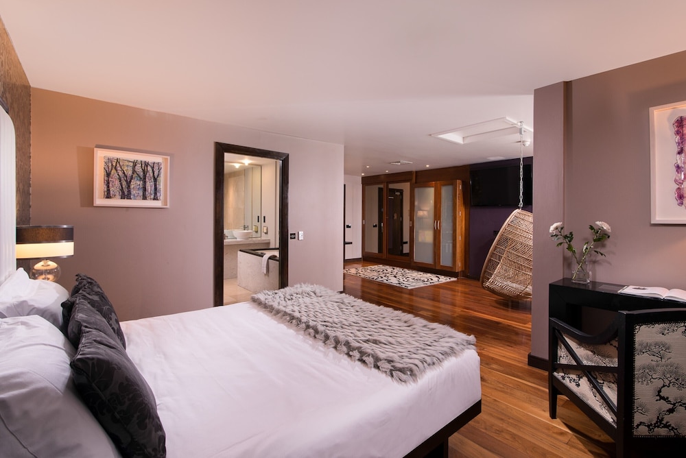 The Twelve Hotel