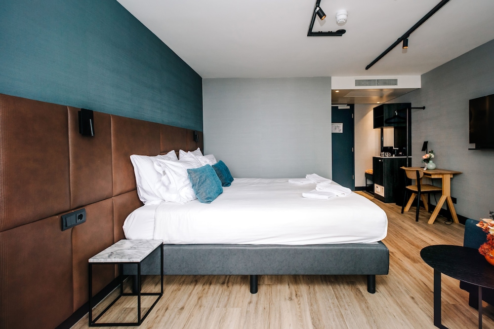 Amsterdam Beach Hotel