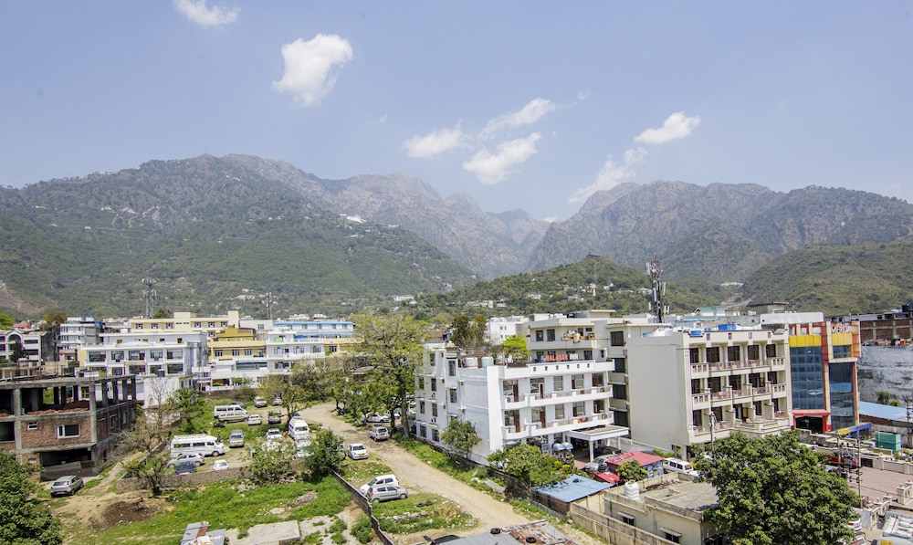 Itsy Hotels Satya Shree