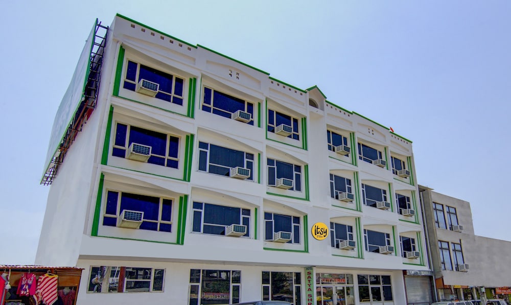 Itsy Hotels Satya Shree