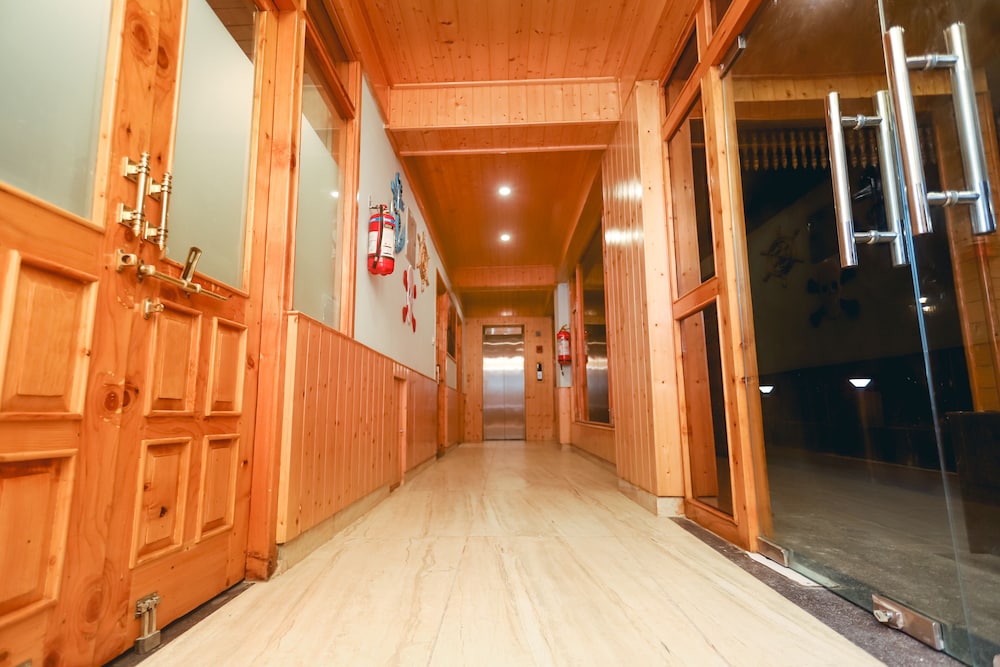 Smuggler Resort By West Western -Centrally Heated & Air Cooled ,Manali 