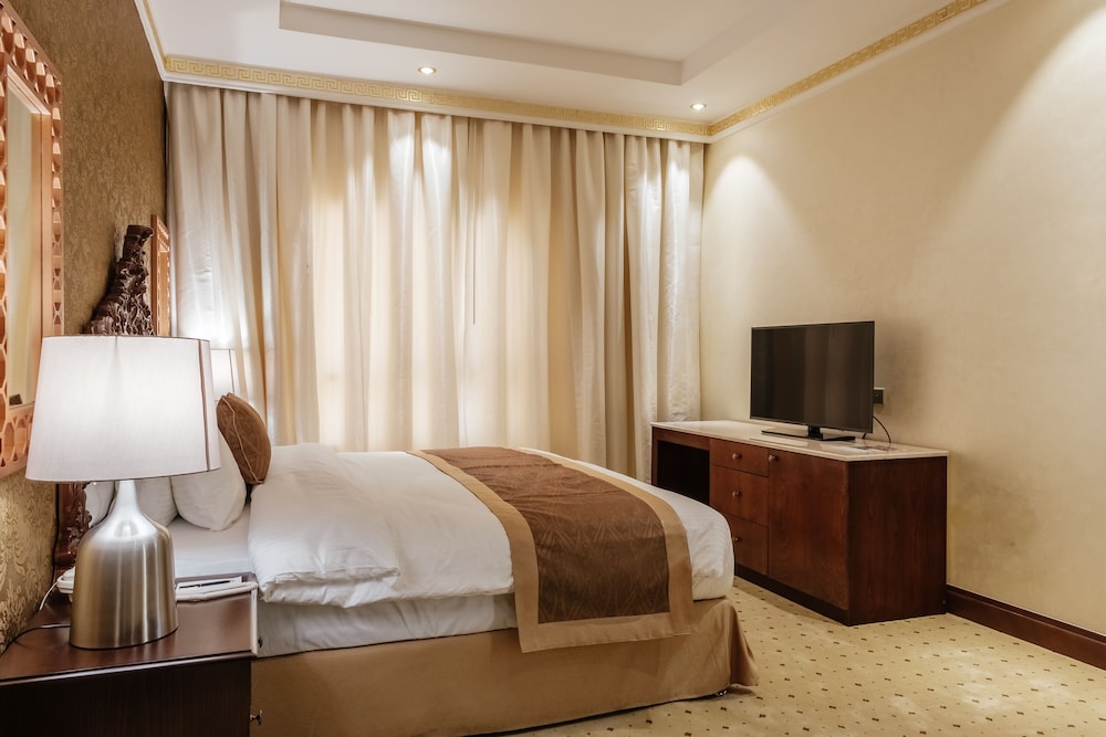 CRYSTAL PLAZA AL MAJAZ HOTEL