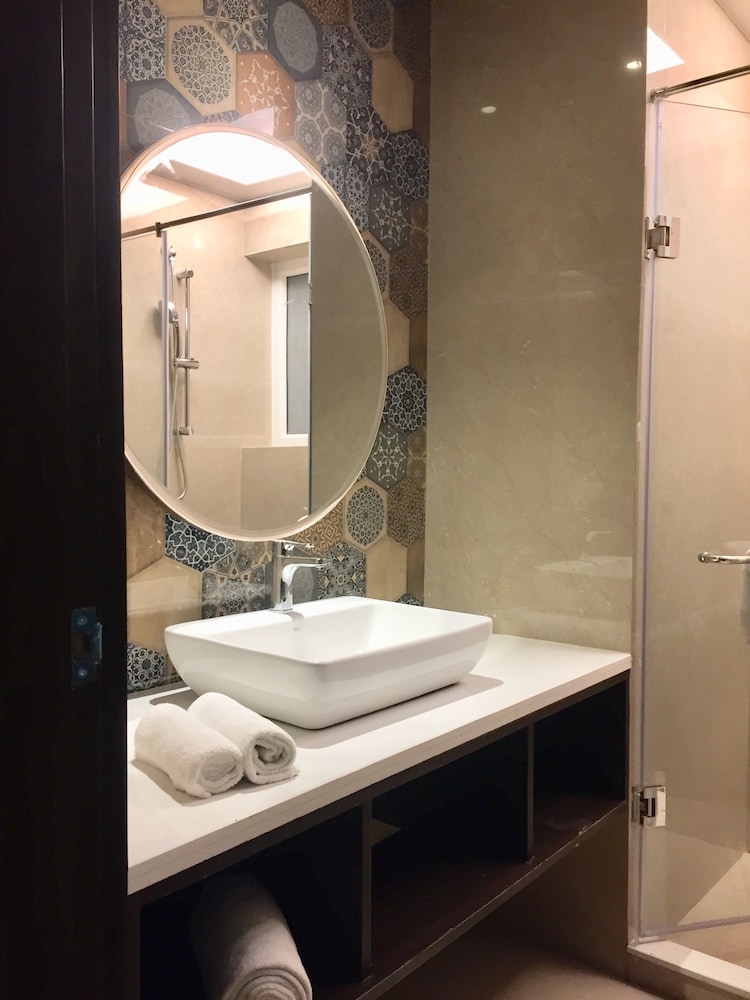 Hotel Le ROI Lake View, Koti