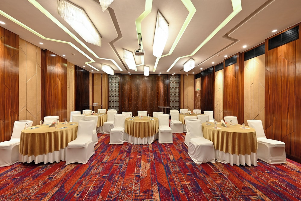 Fariyas Hotel Mumbai , Colaba