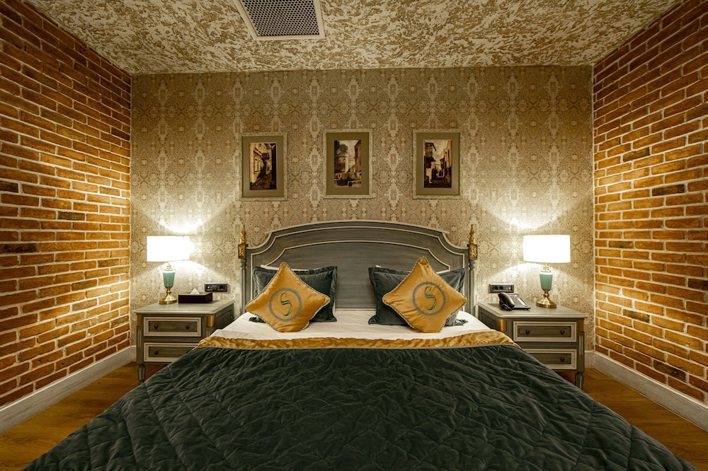 Sapphire Bayil Hotel