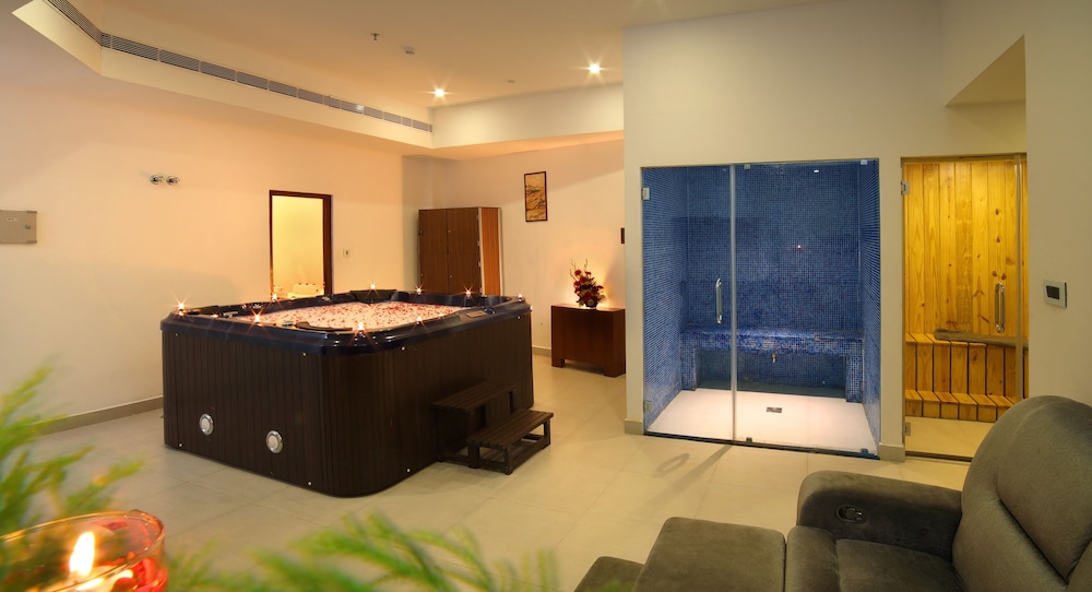 Amber Dale Luxury Hotel & Spa, Munnar