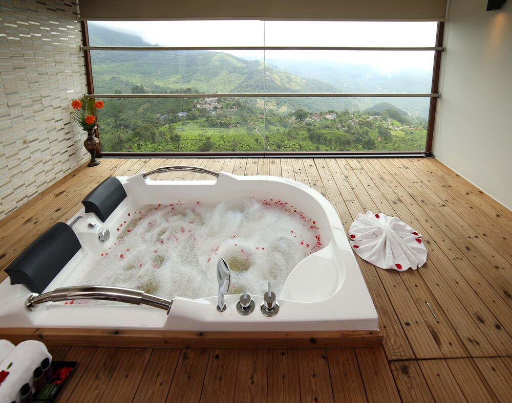 Amber Dale Luxury Hotel & Spa, Munnar