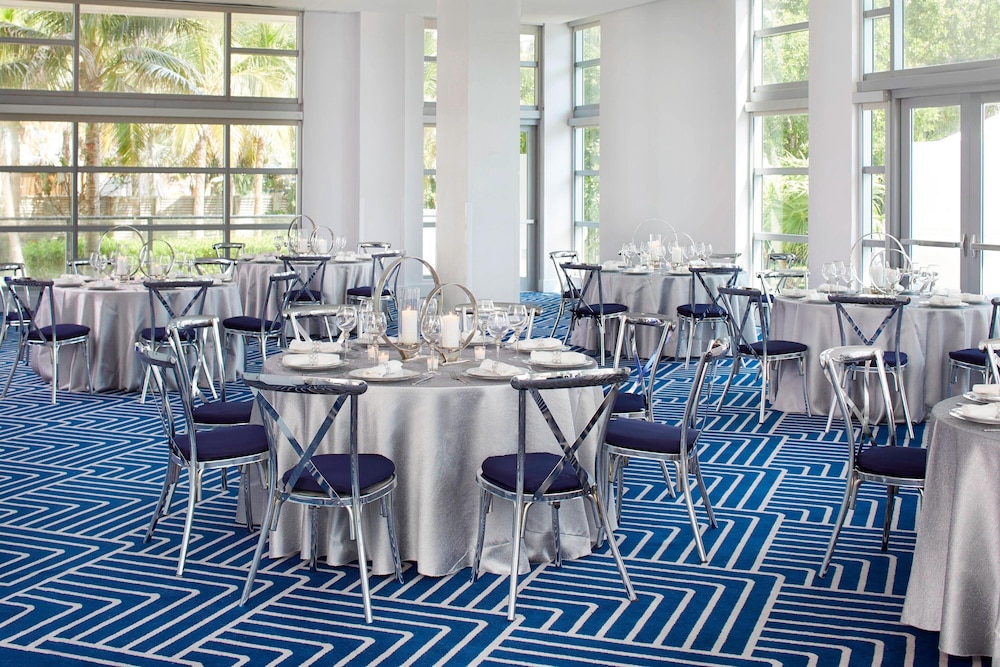 Cadillac Hotel & Beach Club, Autograph Collection