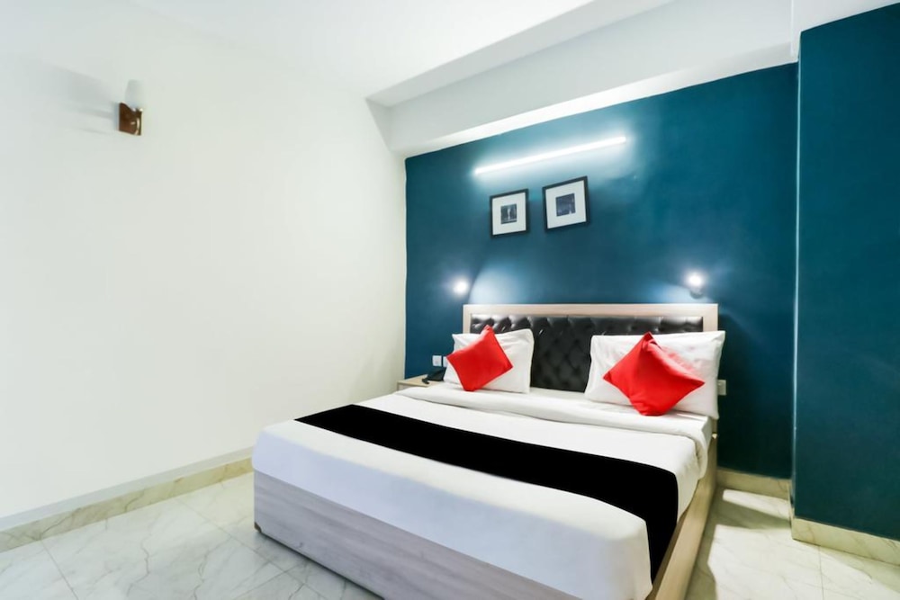 ADB Rooms Hotel Nazeer