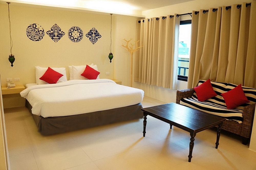Acca Patong Apartments