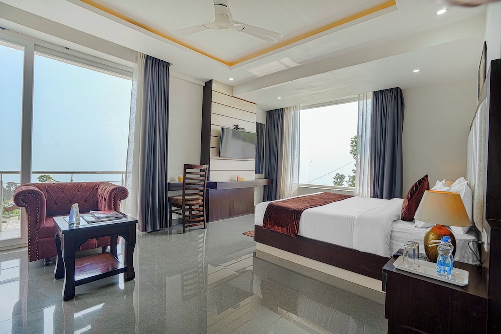 Aliza Inn And Suites By SRS Hotels