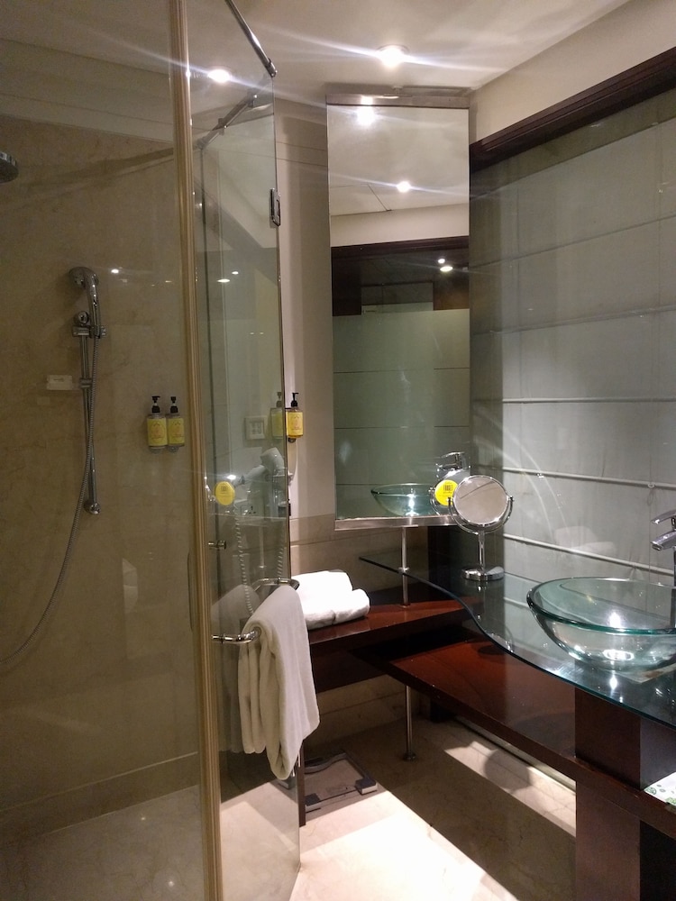 Lemon Tree Premier 2, Leisure Valley, Gurugram