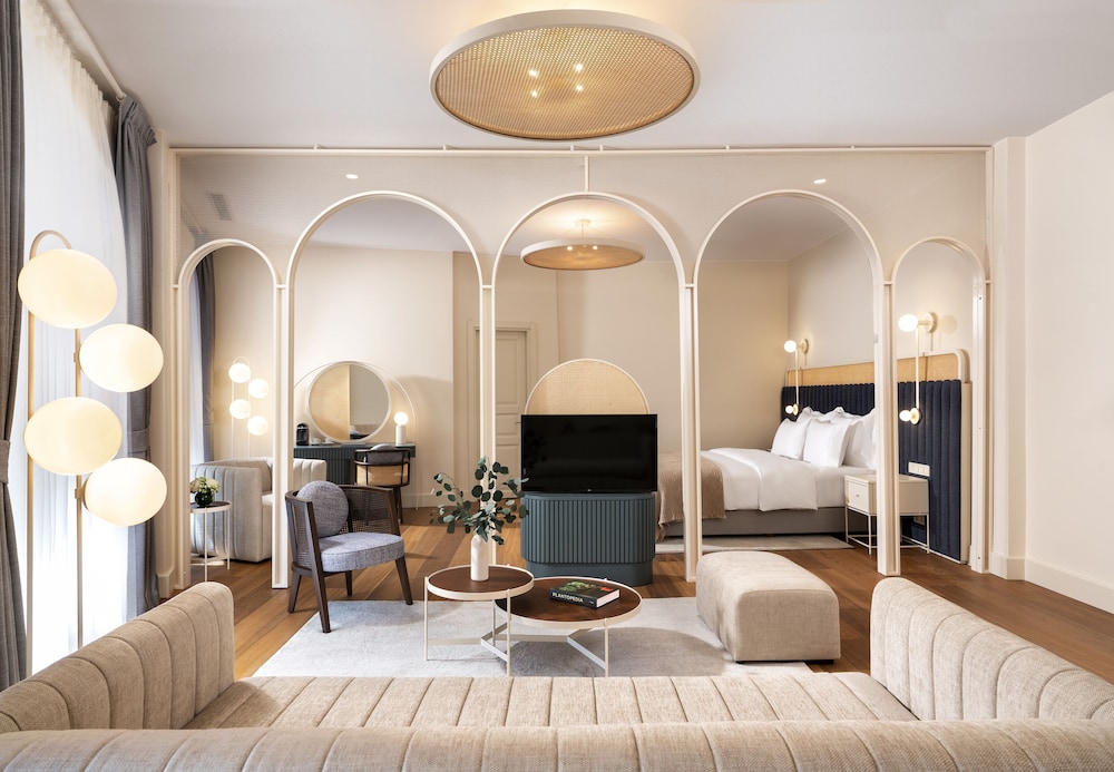 Ecole St Pierre Hotel