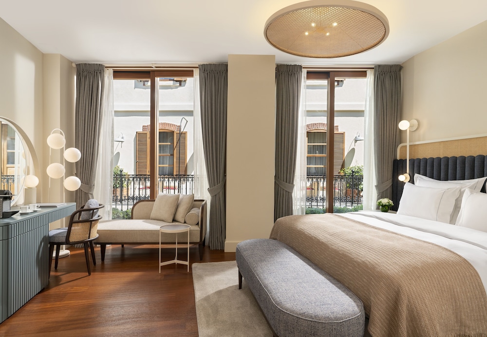 Ecole St Pierre Hotel