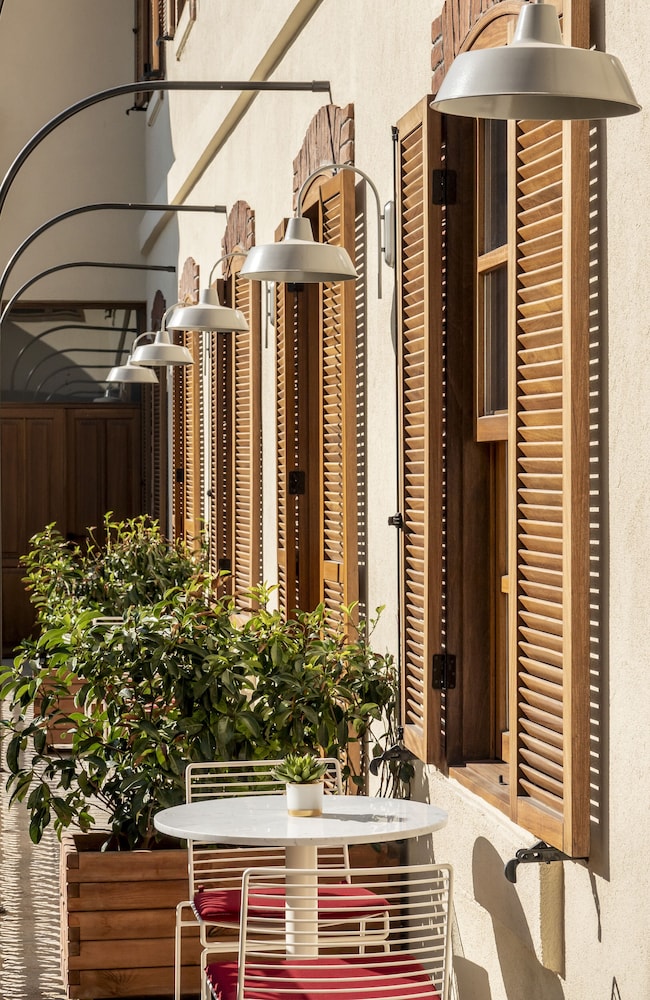 Ecole St Pierre Hotel