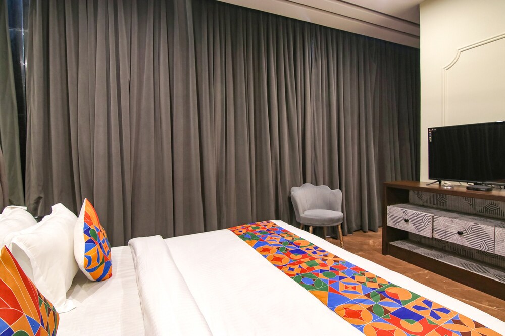 FabHotel Prime K9 Crown
