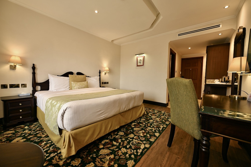THE MIDLAND HOTEL