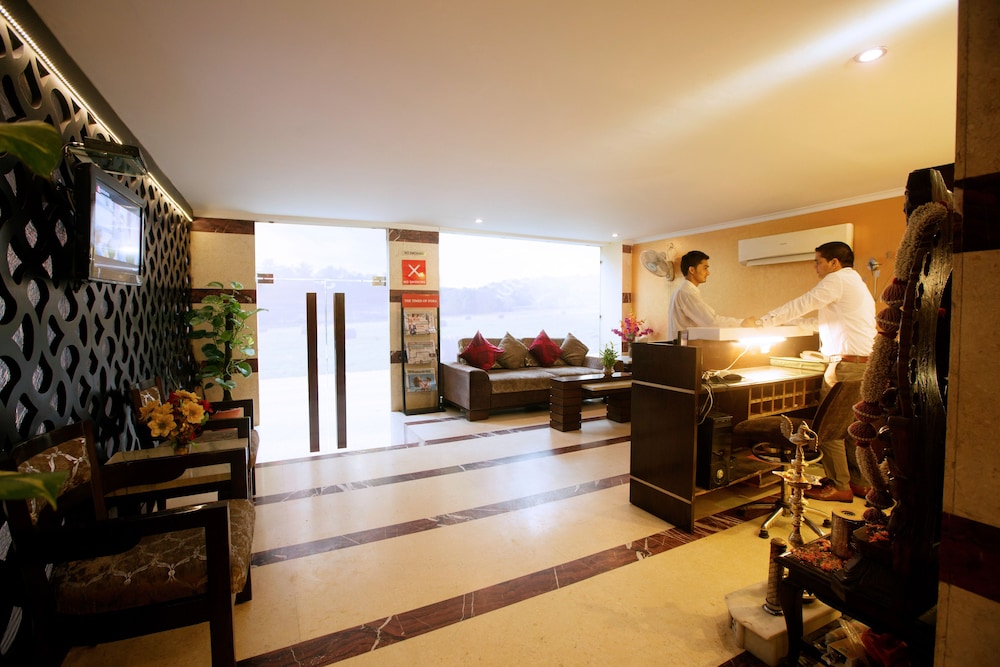 The Pearl-A Royal Residency