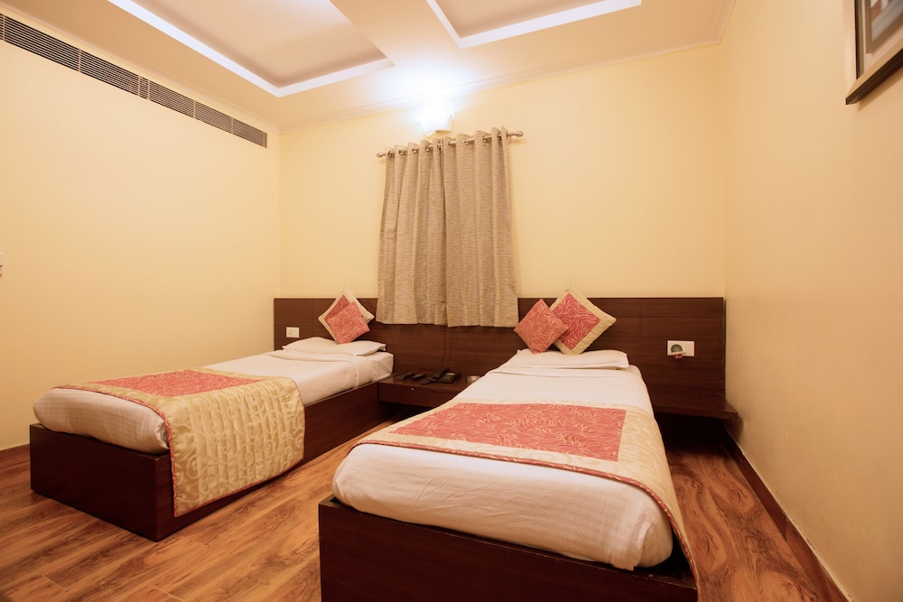 The Pearl-A Royal Residency