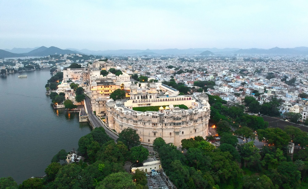 Taj Fateh Prakash Palace