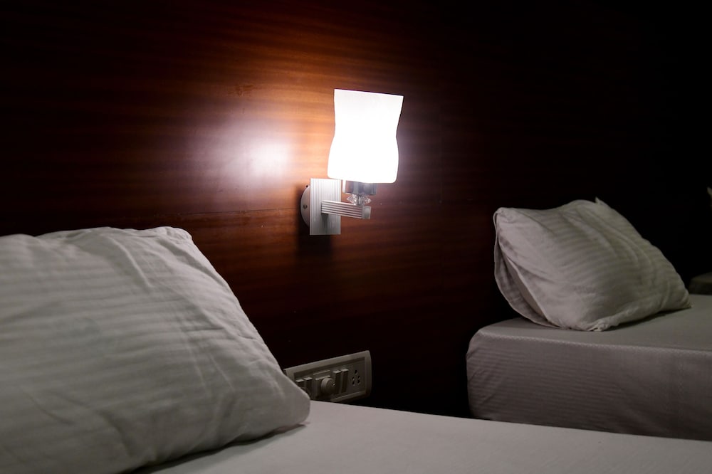 Hotel Monarch Center Point Near Dahanu Beach, Bordi - Dahanu