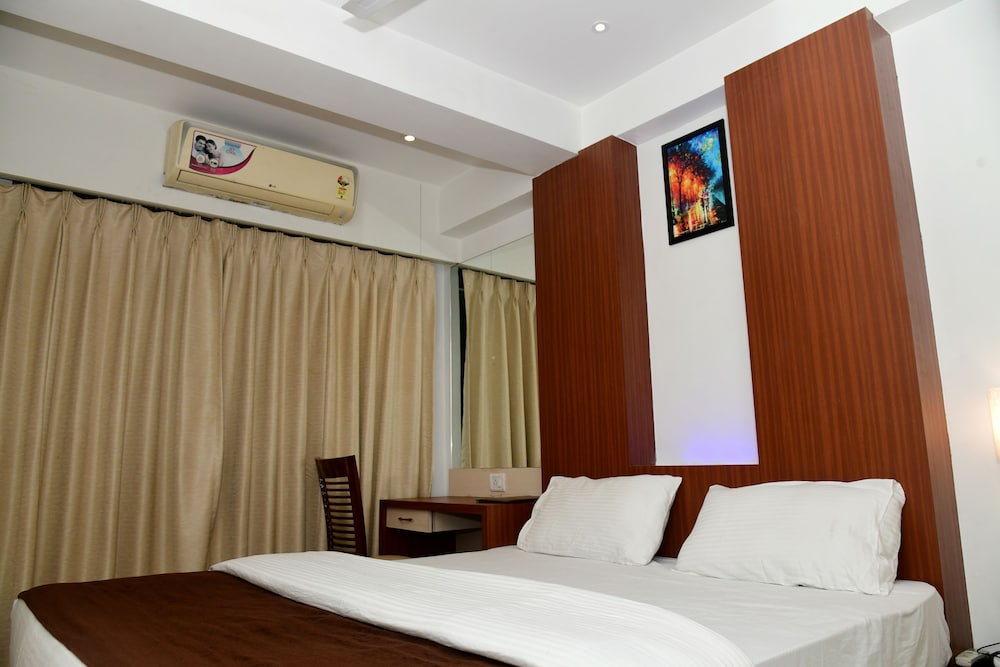 Hotel Monarch Center Point Near Dahanu Beach, Bordi - Dahanu