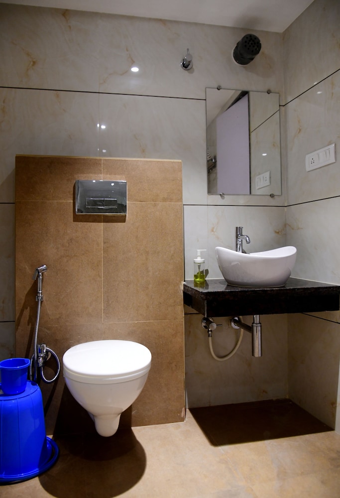 Hotel Monarch Center Point Near Dahanu Beach, Bordi - Dahanu