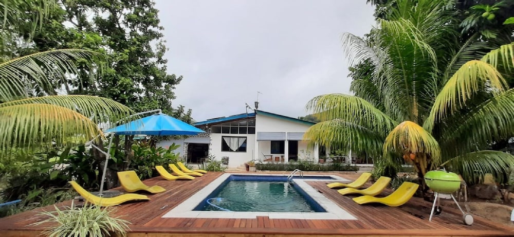 Castaway Fishing Lodge