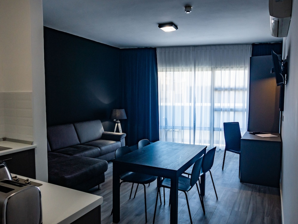 Ulysses Aparthotel