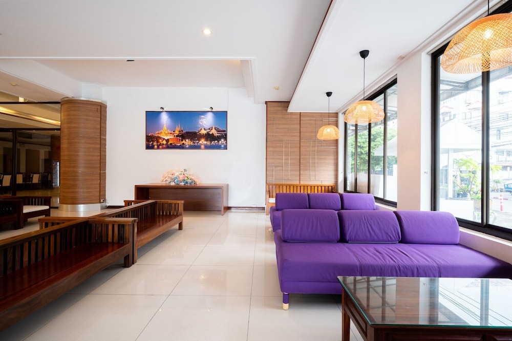 The President Hotel at Chokchai 4