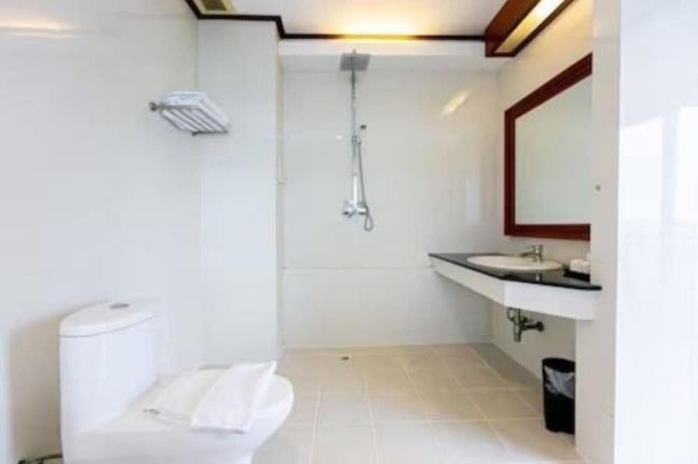 The President Hotel at Chokchai 4