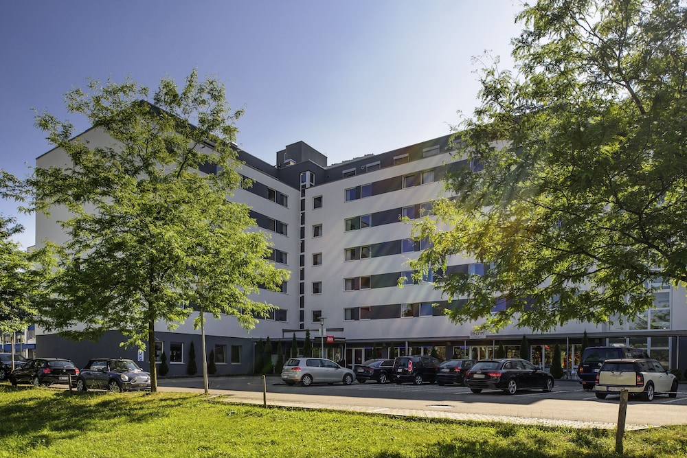 ibis Zurich Messe-Airport