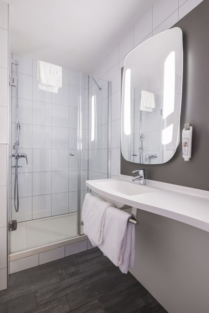 ibis Zurich Messe-Airport