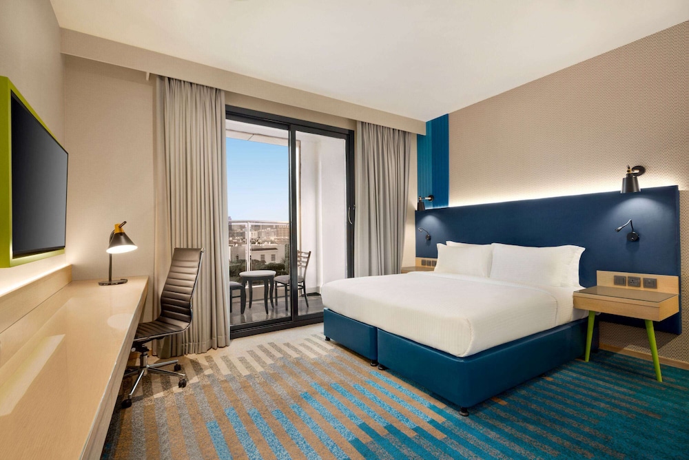 La Quinta by Wyndham Dubai Jumeirah (Ex - The Country Club Hotel)