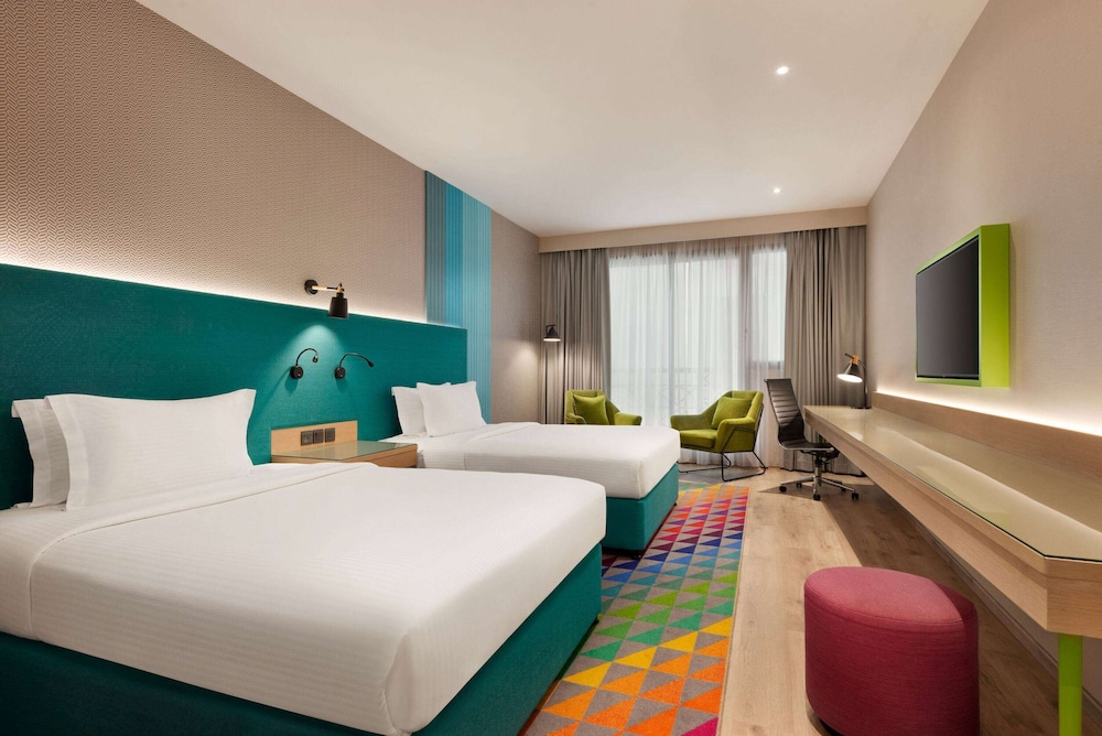 La Quinta by Wyndham Dubai Jumeirah (Ex - The Country Club Hotel)