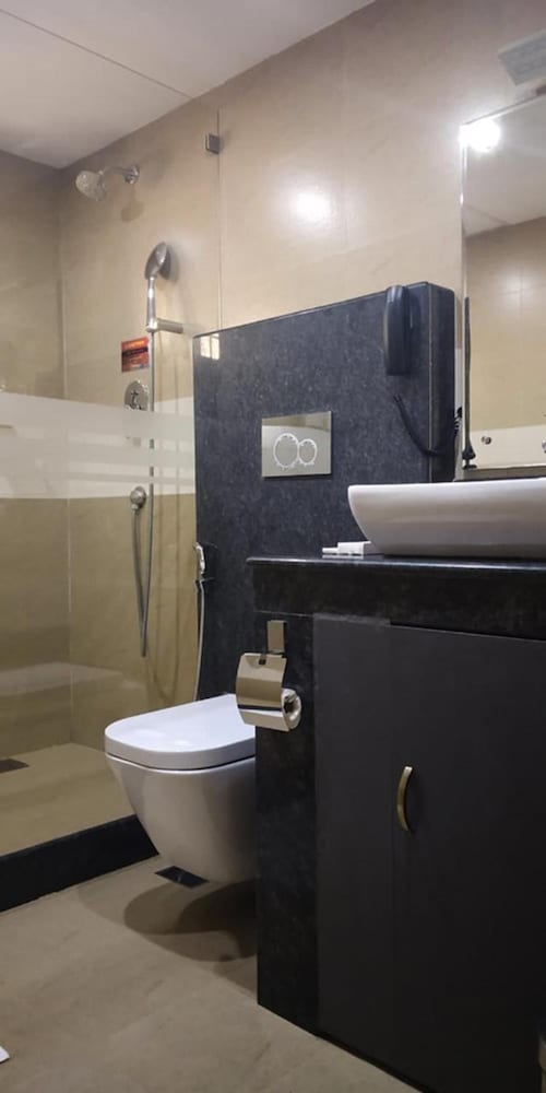  Indeevara Luxury Resort and Spa