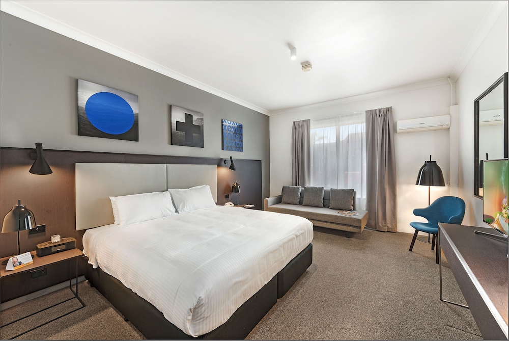 Silkari Urban CKS Sydney Airport Hotel
