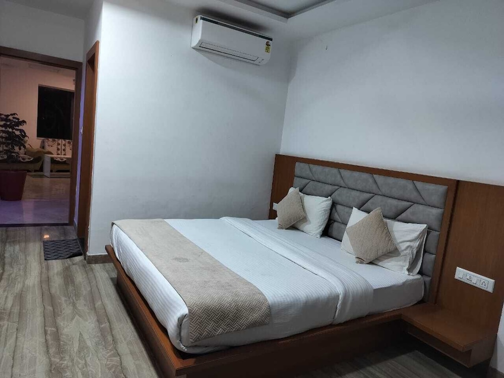 Hotel Brij Palace And Restaurant