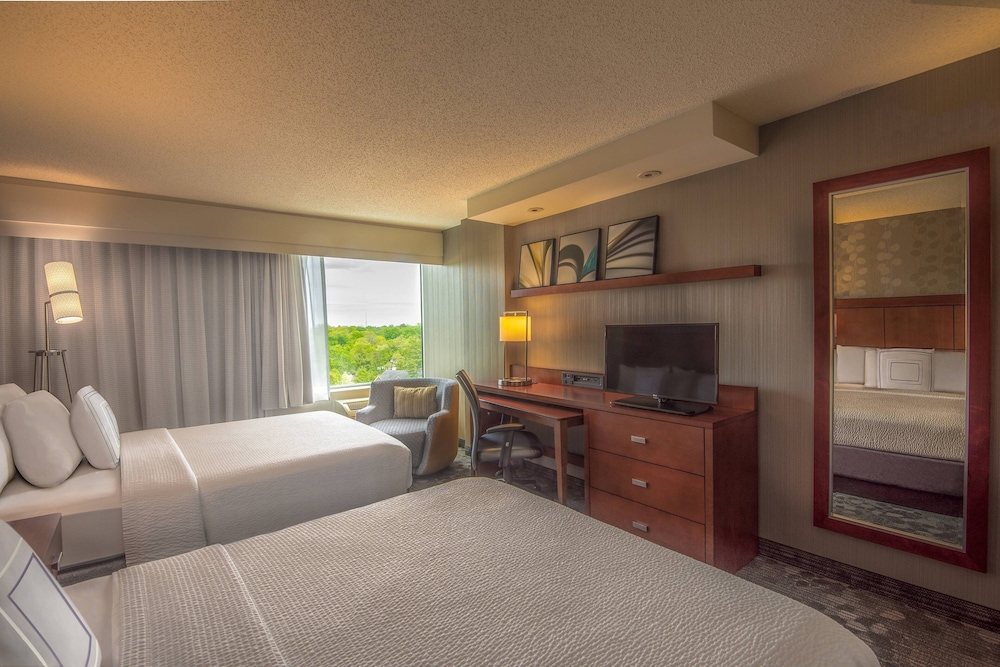 Courtyard by Marriott Bethesda/Chevy Chase